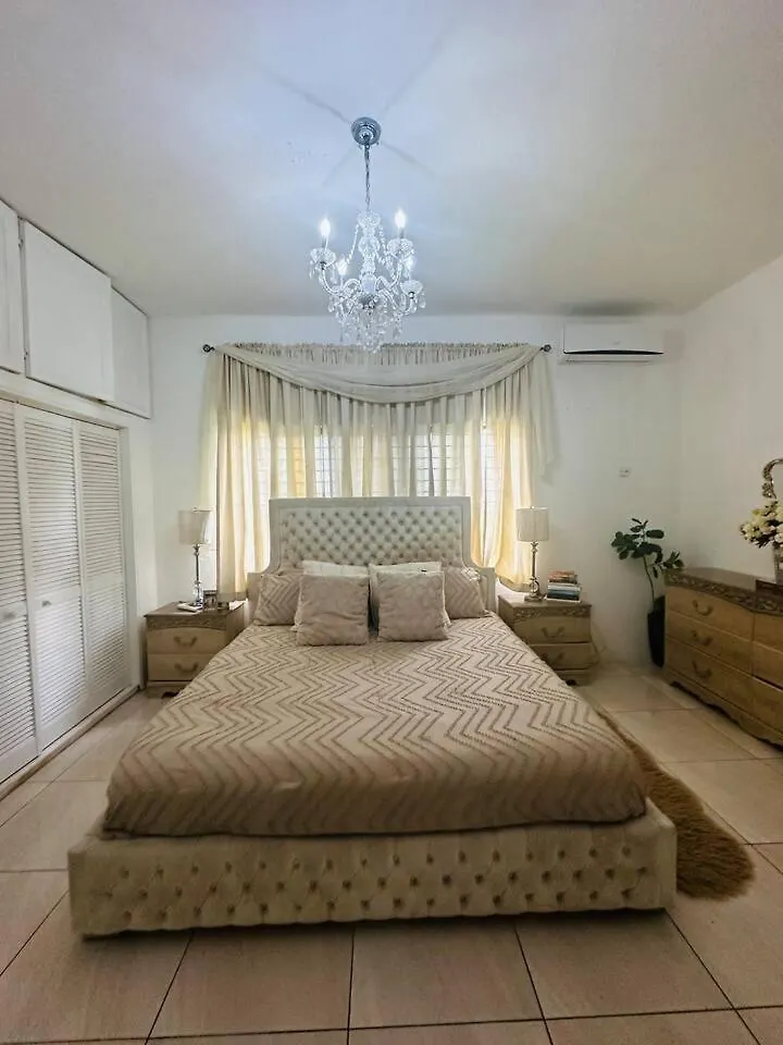 Hébergement de vacances House In The City Kingston